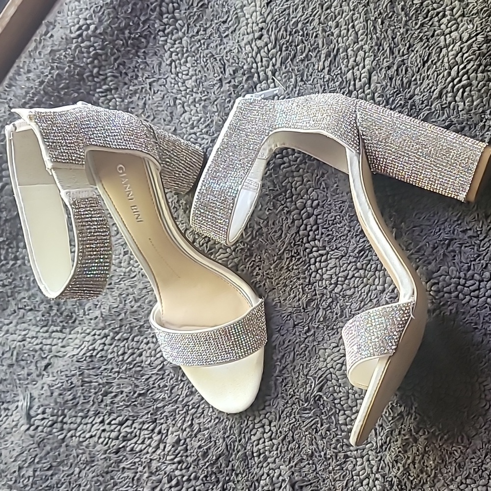 Gianni Bini sandals